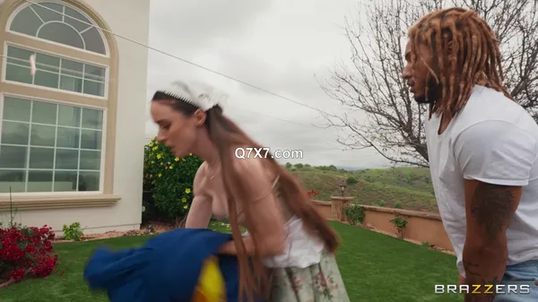[1080p]BrazzersExxtra 25 06 11 Hazel Moore The Trad Wife Life XXX MP4-HEVC