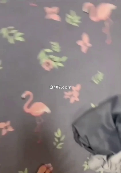 老公给淫妻打电话❤️没想到正在被戴绿帽~
