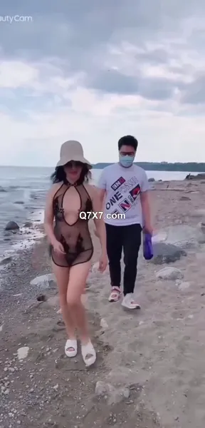高贵气质美淫娃沙滩裸奔❤️勾引海边观潮眼镜男到民宿速8酒店啪啪无套内射中出逼里无水印高清版