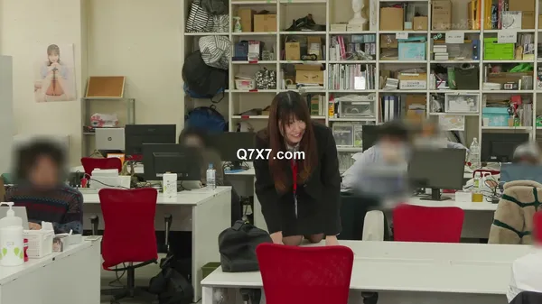 [1080p][HD] SDJS-318 SOD女子社員 中途2年目衣装担当 佐竹。このたび初AV出演！！その後、即全裸業務いたしました。 佐竹夏帆