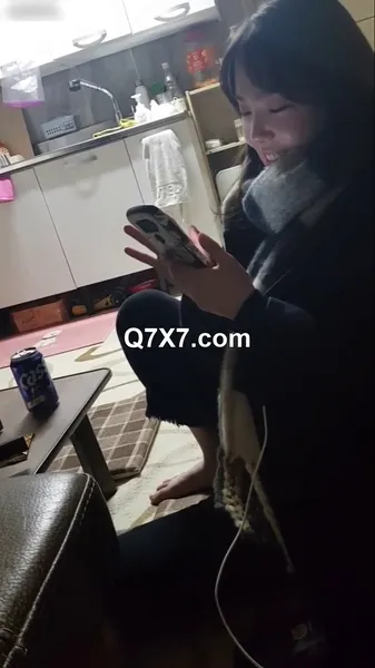 韩国 大学生为男友前 #隆胸 未拆线而且还来 #大姨妈 都要闯红灯做爱