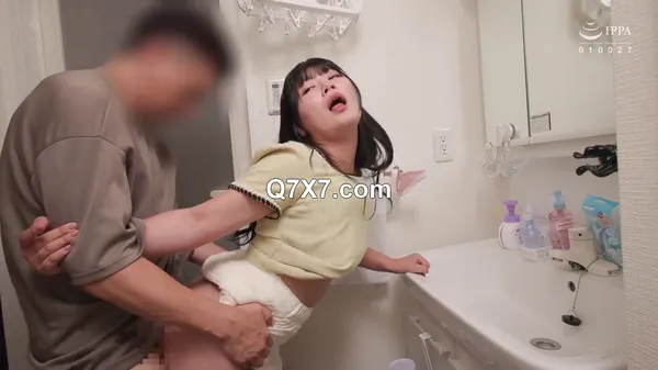 [720p]AKDL-317 [職場でヤレる女] 保育士の後輩はすぐにキスを求めてくるスケベな女 有加里ののか