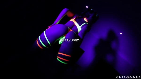 [1080p]EvilAngel 23 11 25 Scarlet Chase Neon Night Rider XXX MP4-H264