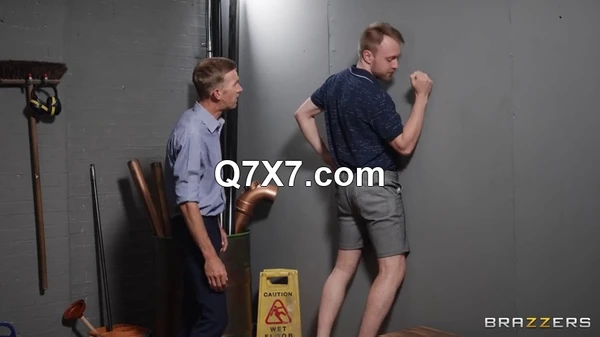 BrazzersExxtra 23 08 09 Miss Alice Wild Sneaky College Glory Holes XXX 480p MP4-HEVC
